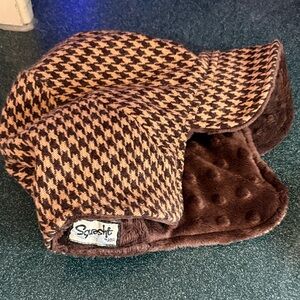 Brown Houndstooth Wool Hat Squasht by Jes